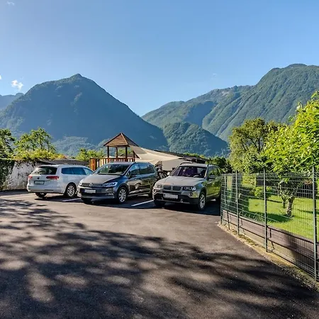 Hosnar, Apartma Gusto