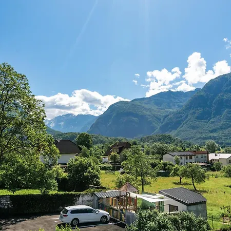 Hosnar, Apartma Gusto *