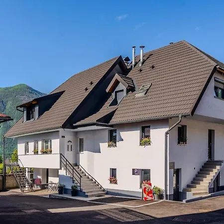Hosnar, Apartma Gusto Lägenhet