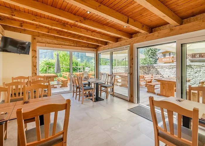 Hosnar, Apartma Gusto בובק